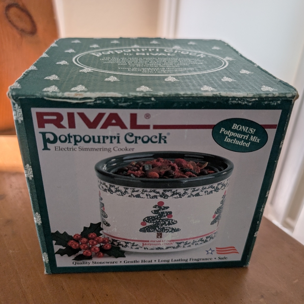 Vintage Brand New Rival Potpourri Crock Electric Simmering Cooker Christmas Tree